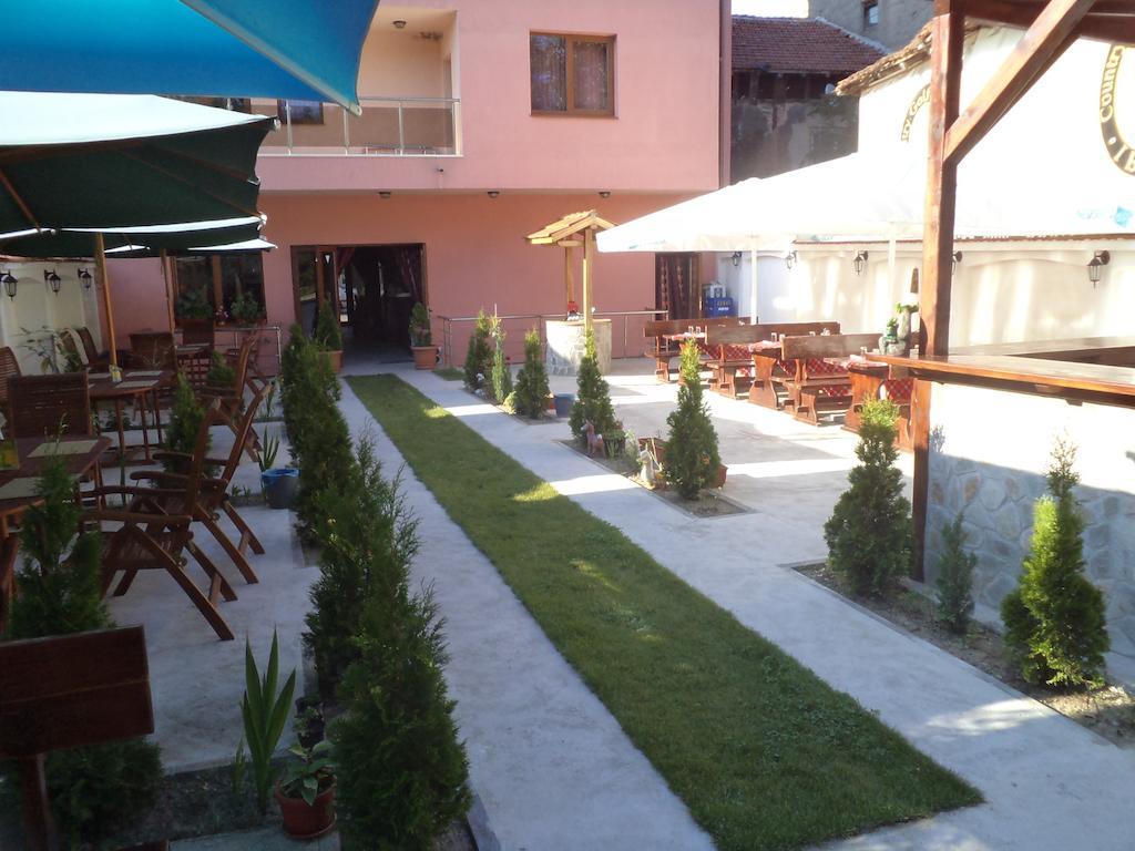 Tzvetelina Palace Hotel Dolna Banea Exterior foto